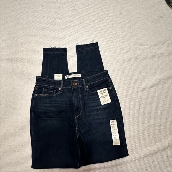 Levi's Blue Skinny Jeans with Distressed Details - Picture 5 of 15